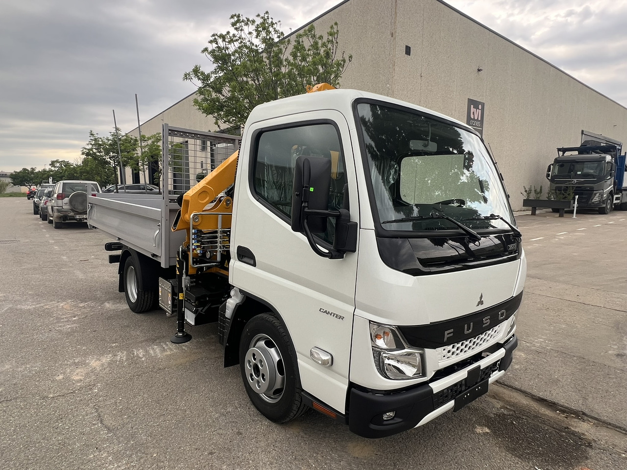 FUSO 35 3S - Kraanaga veoauto: pilt 3 FUSO 35 3S - Kraanaga veoauto: pilt 3