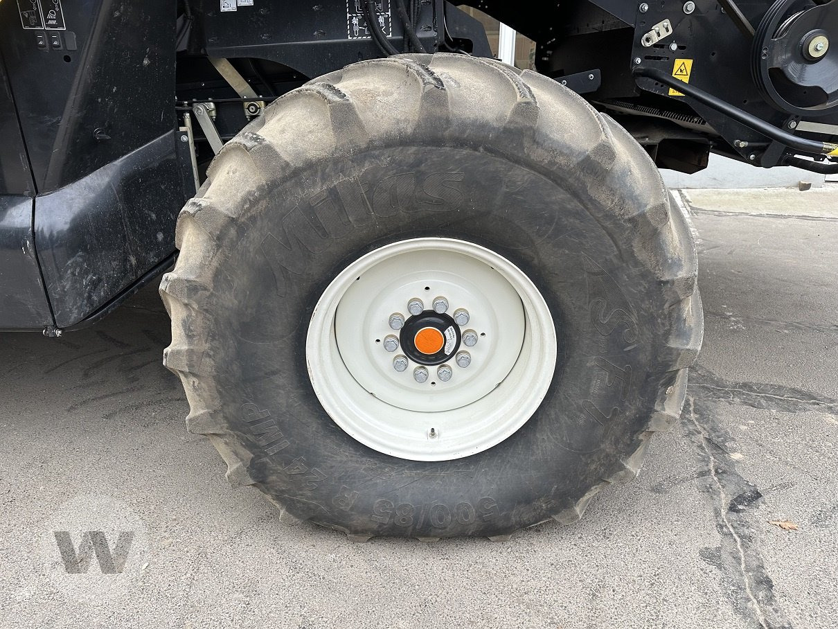 New Holland CR 8.90 - Kombain: pilt 3 New Holland CR 8.90 - Kombain: pilt 3