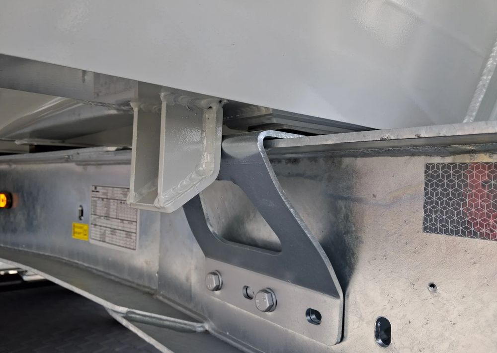 Zaslaw Aluminiowa skrzynia 28-33m3 - Kallur-poolhaagis: pilt 4 Zaslaw Aluminiowa skrzynia 28-33m3 - Kallur-poolhaagis: pilt 4