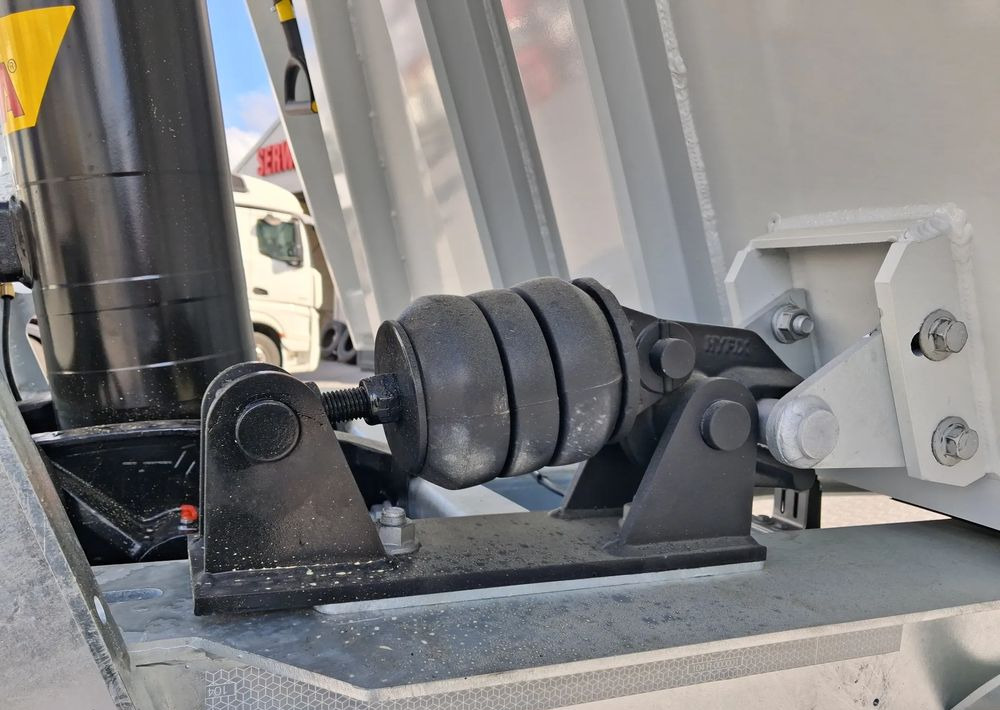 Zaslaw Aluminiowa skrzynia 28-33m3 - Kallur-poolhaagis: pilt 5 Zaslaw Aluminiowa skrzynia 28-33m3 - Kallur-poolhaagis: pilt 5