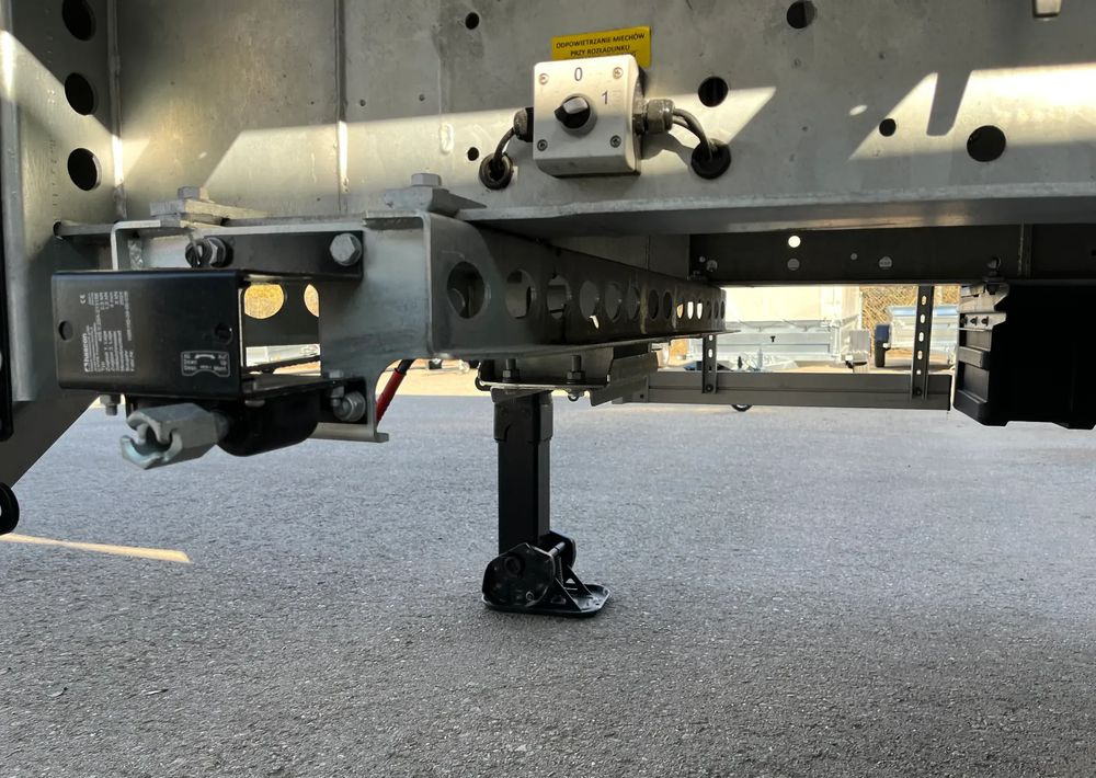 Zaslaw Wywrotka Aluminiowa 51m3 Klapo-Drzwi - Kallur-poolhaagis: pilt 2 Zaslaw Wywrotka Aluminiowa 51m3 Klapo-Drzwi - Kallur-poolhaagis: pilt 2