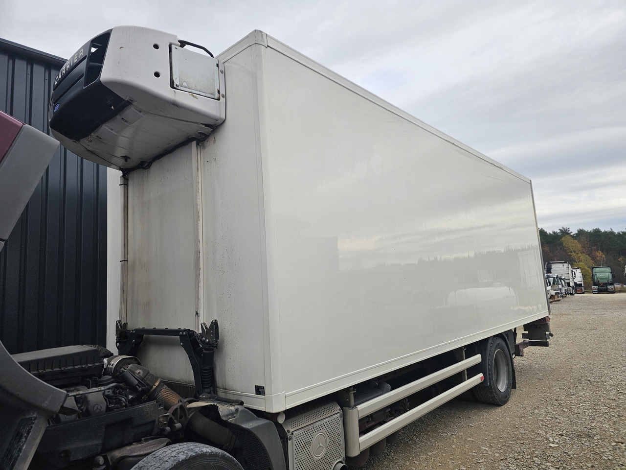 LAMBERET FRIGO BODY / CARRIER SUPRA 850MT / TAIL LIFT ZEPRO Z155 MA + REMOTE - Külmiku vahetuskorpus: pilt 2 LAMBERET FRIGO BODY / CARRIER SUPRA 850MT / TAIL LIFT ZEPRO Z155 MA + REMOTE - Külmiku vahetuskorpus: pilt 2