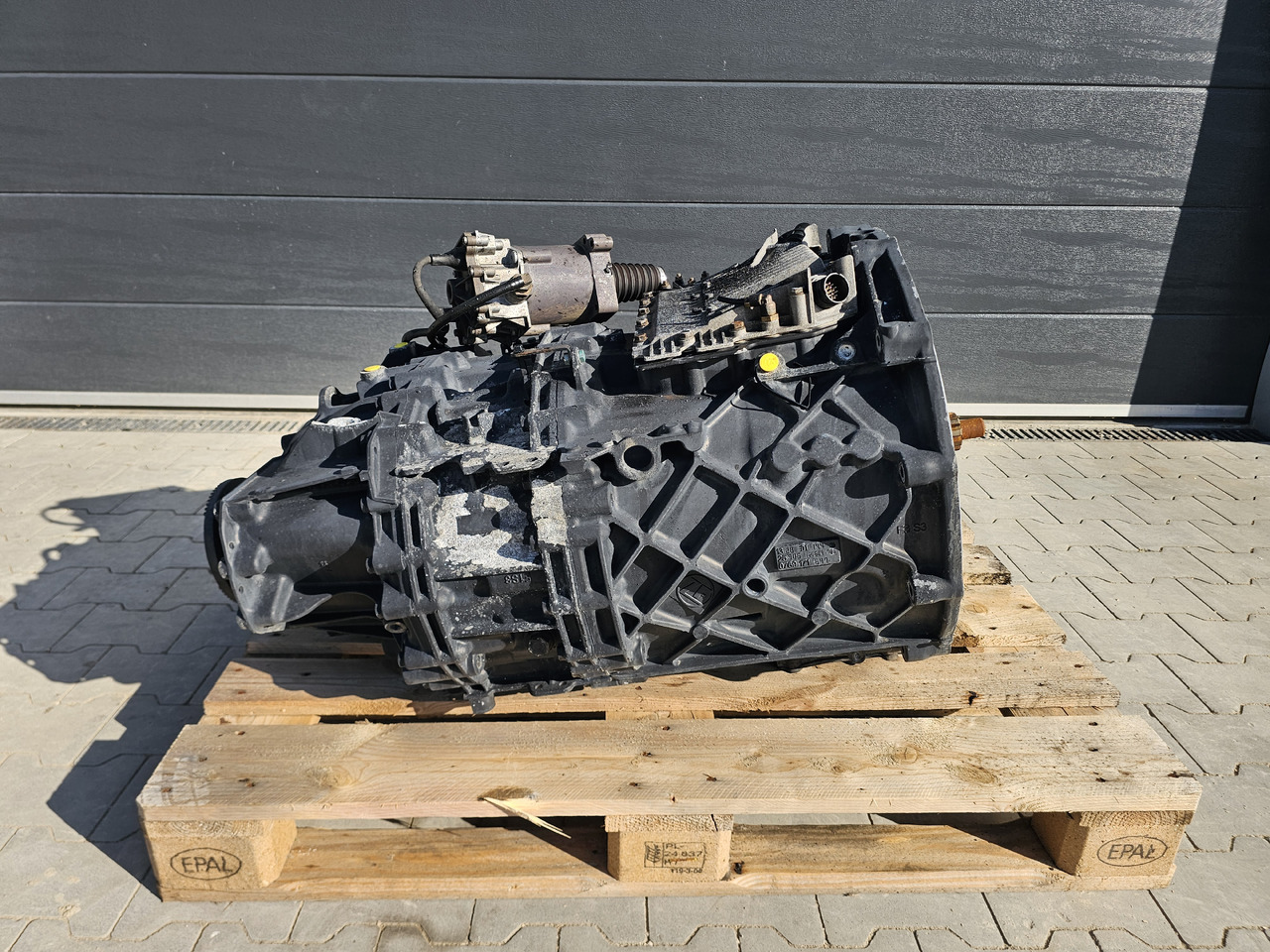 MAN TGX TGS / ZF ASTRONIC 12AS2130TD / COMPLETE - Käigukast: pilt 2 MAN TGX TGS / ZF ASTRONIC 12AS2130TD / COMPLETE - Käigukast: pilt 2