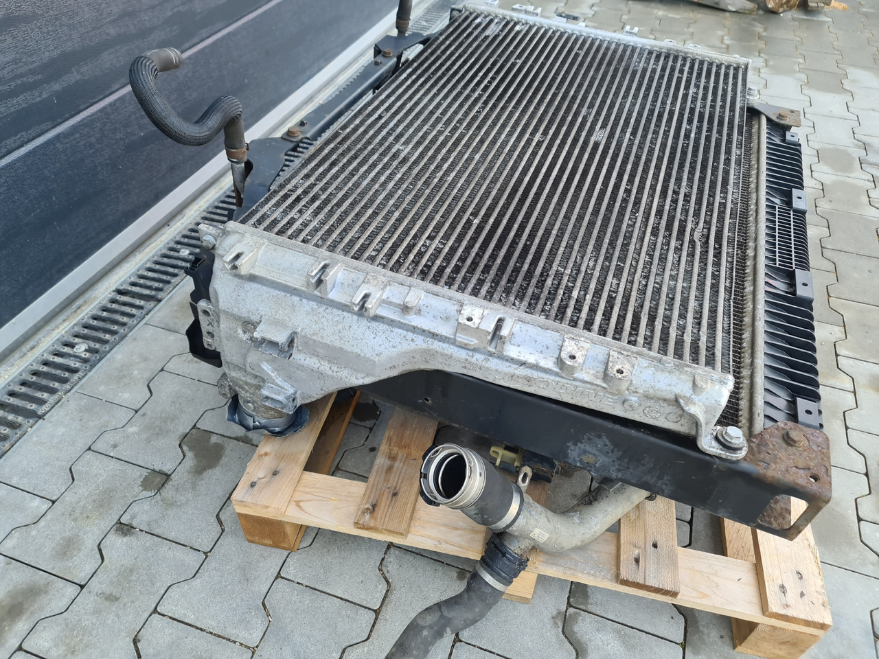MERCEDES ATEGO ANTOS / EURO 6 / COOLER SET / INTERCOOLER / WATER COOLER / WORLDWIDE DELIVERY - Radiaator: pilt 4 MERCEDES ATEGO ANTOS / EURO 6 / COOLER SET / INTERCOOLER / WATER COOLER / WORLDWIDE DELIVERY - Radiaator: pilt 4