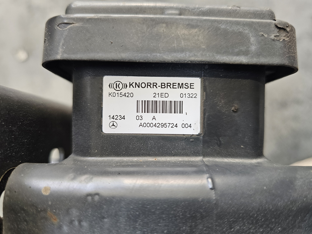 MERCEDES-BENZ ACTROS MP4 / FRONT EBS VALVE / K015420 / A0004295724 - Piduriklapp: pilt 2 MERCEDES-BENZ ACTROS MP4 / FRONT EBS VALVE / K015420 / A0004295724 - Piduriklapp: pilt 2