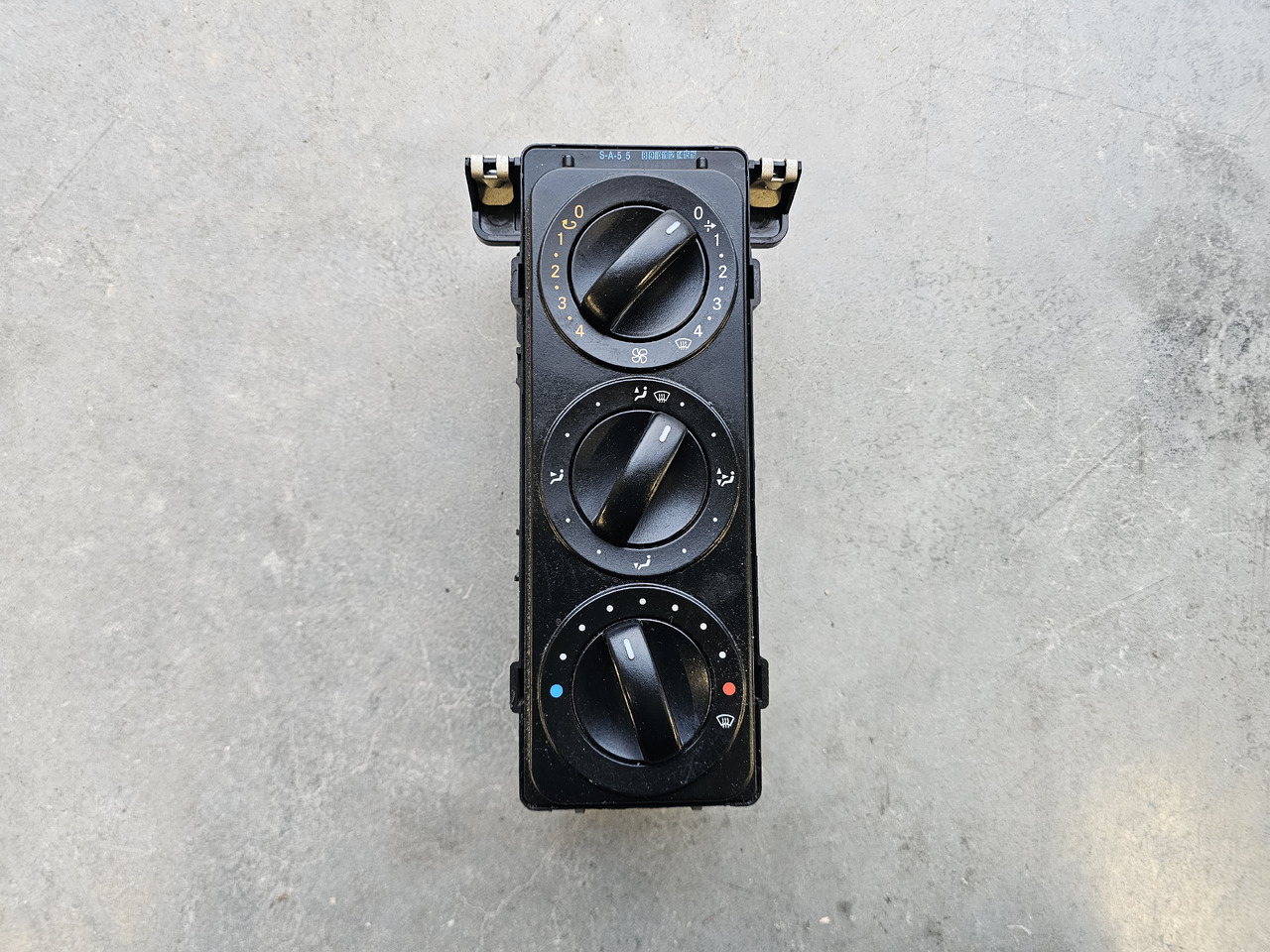 MERCEDES-BENZ ATEGO EURO 6 / HEATER PANEL / A9678200197 - Soojendus/ Ventilatsioon: pilt 2 MERCEDES-BENZ ATEGO EURO 6 / HEATER PANEL / A9678200197 - Soojendus/ Ventilatsioon: pilt 2