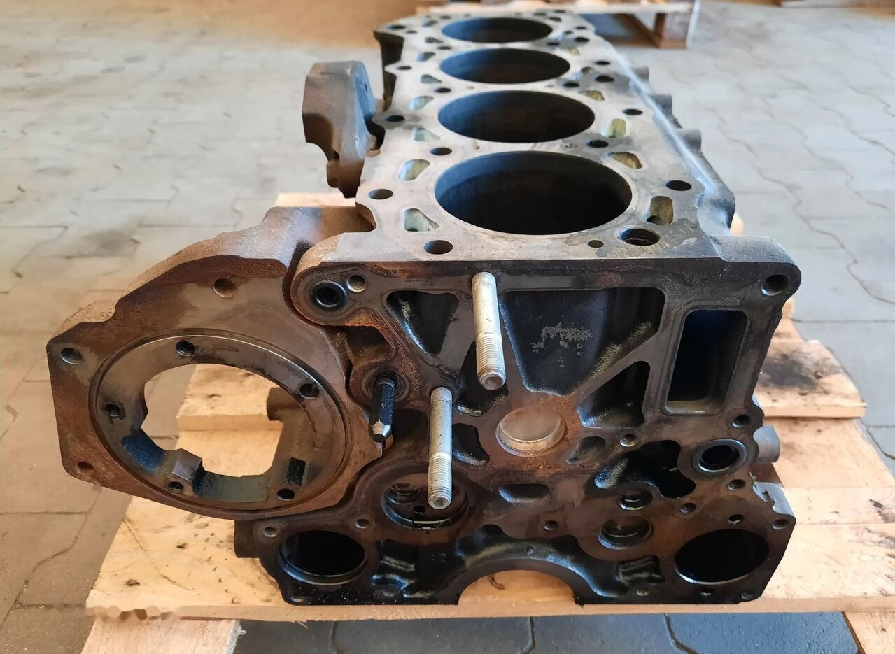 NISSAN CABSTAR ATLEON RENAULT GAMA D - Silindriplokk - Veoauto: pilt 4 NISSAN CABSTAR ATLEON RENAULT GAMA D - Silindriplokk - Veoauto: pilt 4