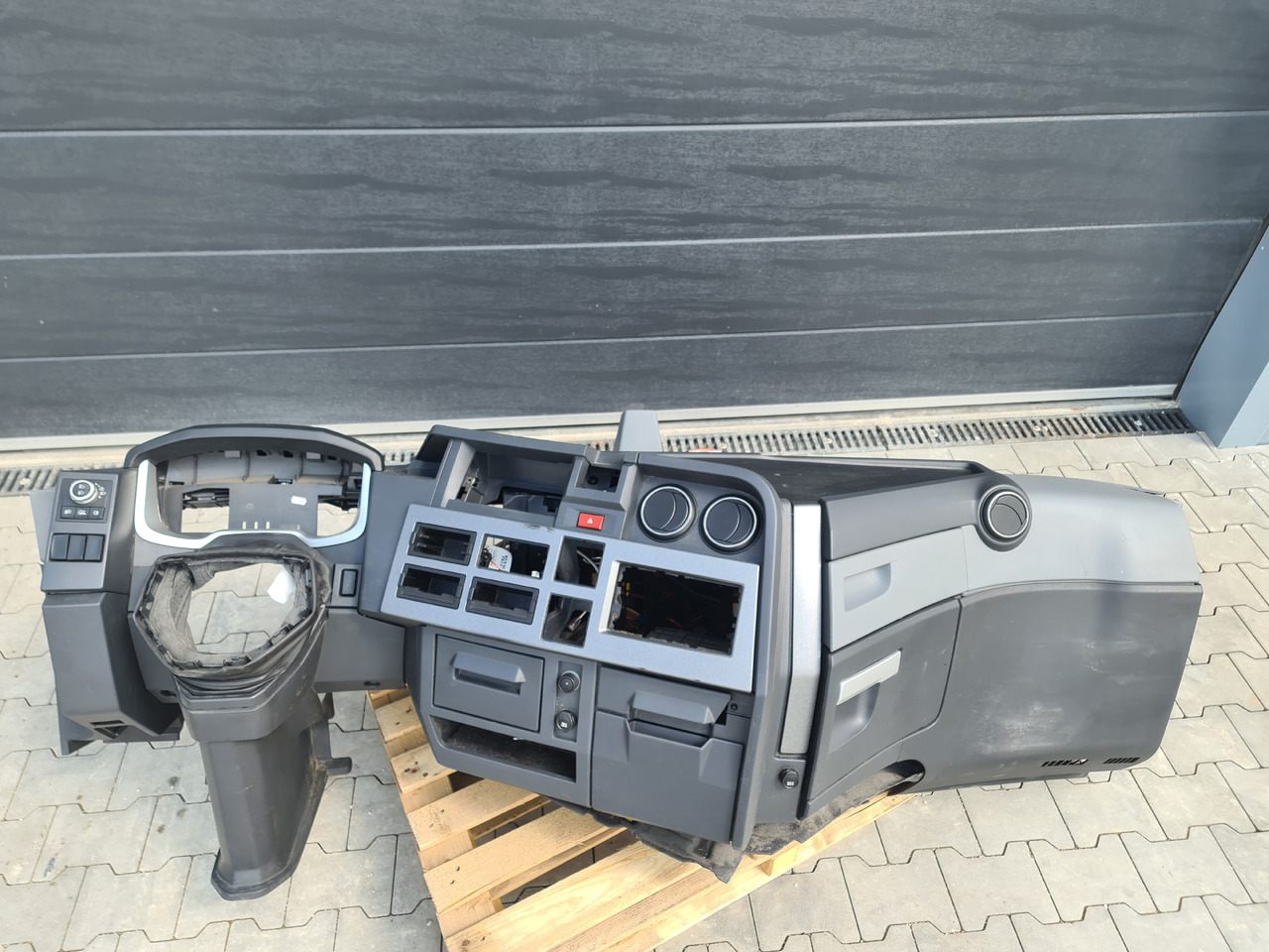 RENAULT RANGE T / COMPLETE DASHBOARD - Armatuurlaud: pilt 1 RENAULT RANGE T / COMPLETE DASHBOARD - Armatuurlaud: pilt 1