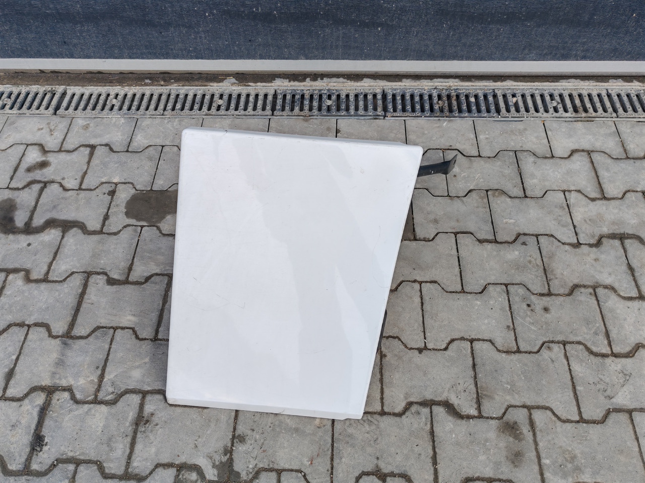 RENAULT RANGE T EURO 6 / HIGH CAB / RIGHT SPOILER EXTENDER - Aerodünaamika/ Spoiler: pilt 2 RENAULT RANGE T EURO 6 / HIGH CAB / RIGHT SPOILER EXTENDER - Aerodünaamika/ Spoiler: pilt 2