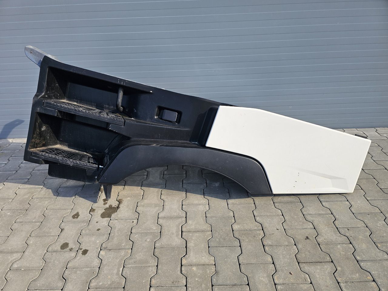 RENAULT RANGE T / HIGH CAB / LEFT FOOTSTEP / 82244459 - Asteraud: pilt 2 RENAULT RANGE T / HIGH CAB / LEFT FOOTSTEP / 82244459 - Asteraud: pilt 2