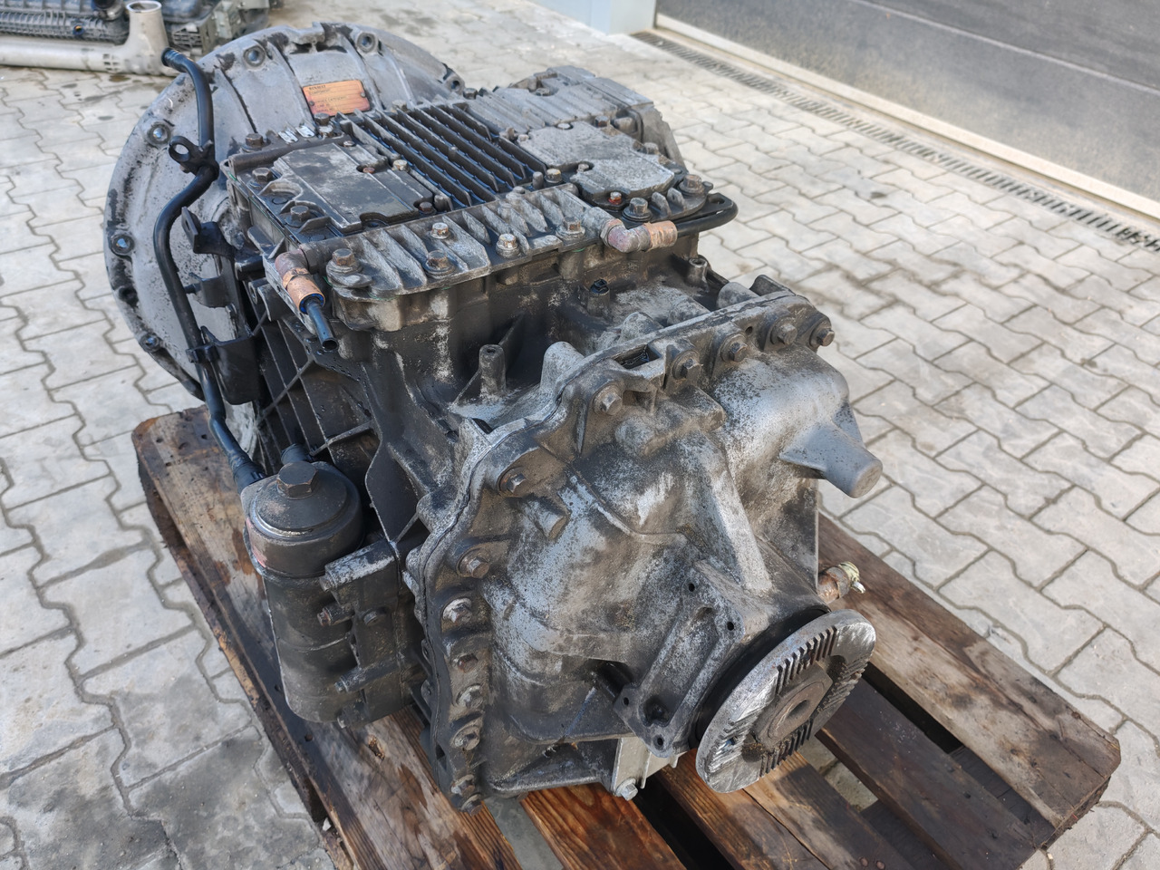 RENAULT VOLVO / AT2412D I-SHIFT COMPLETE GEARBOX / 3190584 - Käigukast: pilt 4 RENAULT VOLVO / AT2412D I-SHIFT COMPLETE GEARBOX / 3190584 - Käigukast: pilt 4