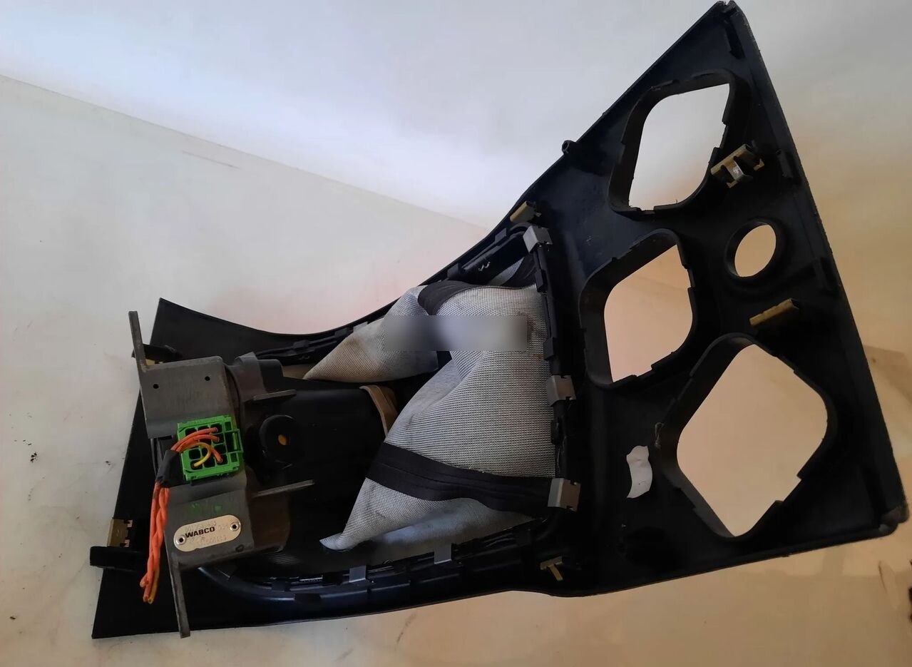 Renault Joystick lewarek zmiany biegów RENAULT MAGNUM DXI 12 Renault truck - Käigukast - Veoauto: pilt 4 Renault Joystick lewarek zmiany biegów RENAULT MAGNUM DXI 12 Renault truck - Käigukast - Veoauto: pilt 4