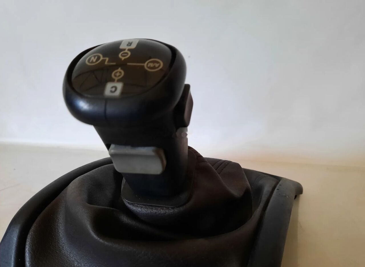 Renault Joystick lewarek zmiany biegów RENAULT MAGNUM DXI 12 Renault truck - Käigukast - Veoauto: pilt 3 Renault Joystick lewarek zmiany biegów RENAULT MAGNUM DXI 12 Renault truck - Käigukast - Veoauto: pilt 3