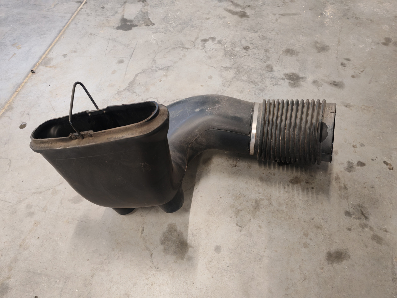 VOLVO FH5 FM5 / AIR FILTER INTAKE / 21627374 - Õhufilter: pilt 4 VOLVO FH5 FM5 / AIR FILTER INTAKE / 21627374 - Õhufilter: pilt 4