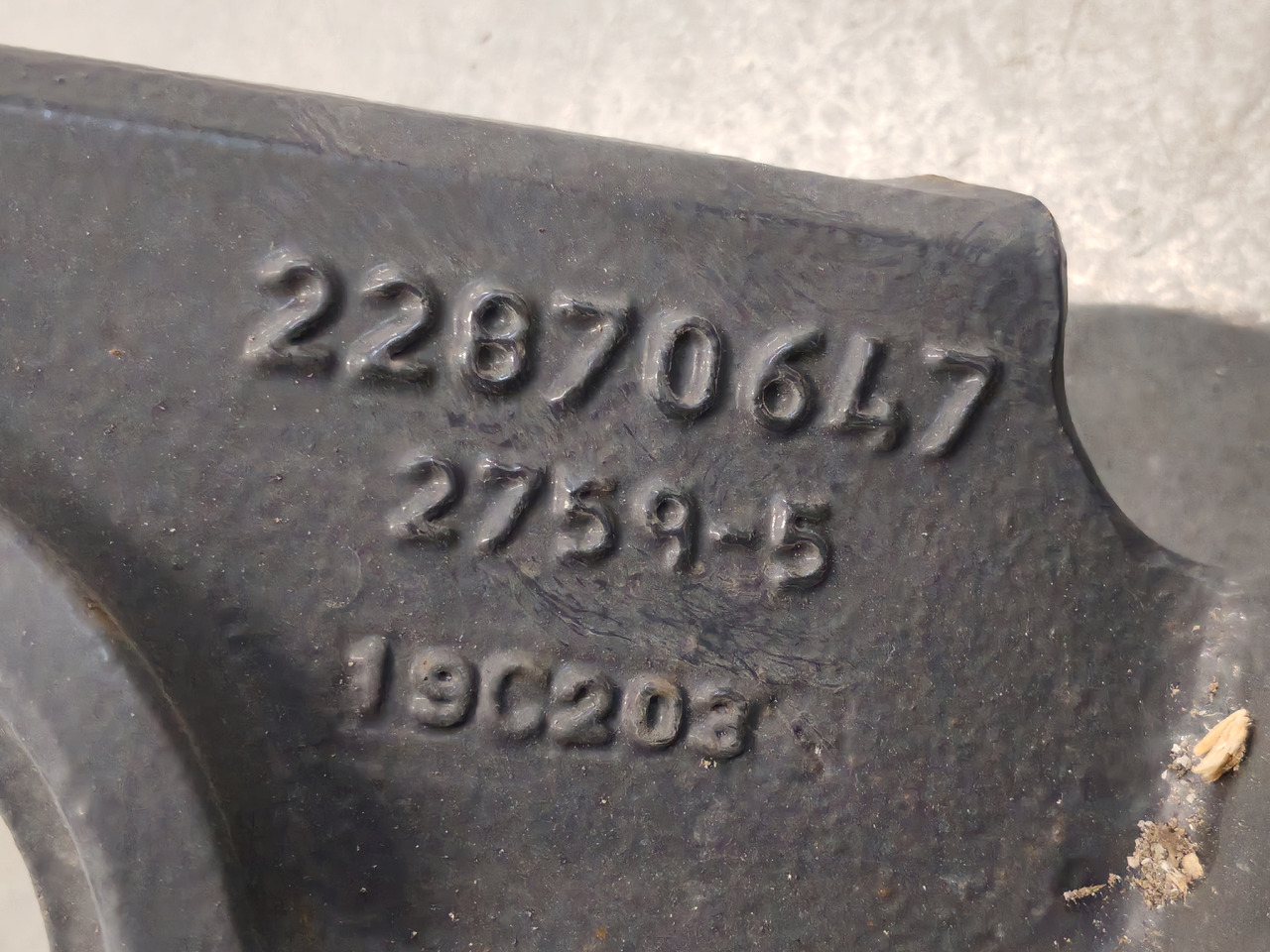 VOLVO FM5 EURO 6 / CABIN SUNSPENSION BRACKET / 22870647 / RIGHT - Raam/ Konstruktsioon: pilt 4 VOLVO FM5 EURO 6 / CABIN SUNSPENSION BRACKET / 22870647 / RIGHT - Raam/ Konstruktsioon: pilt 4