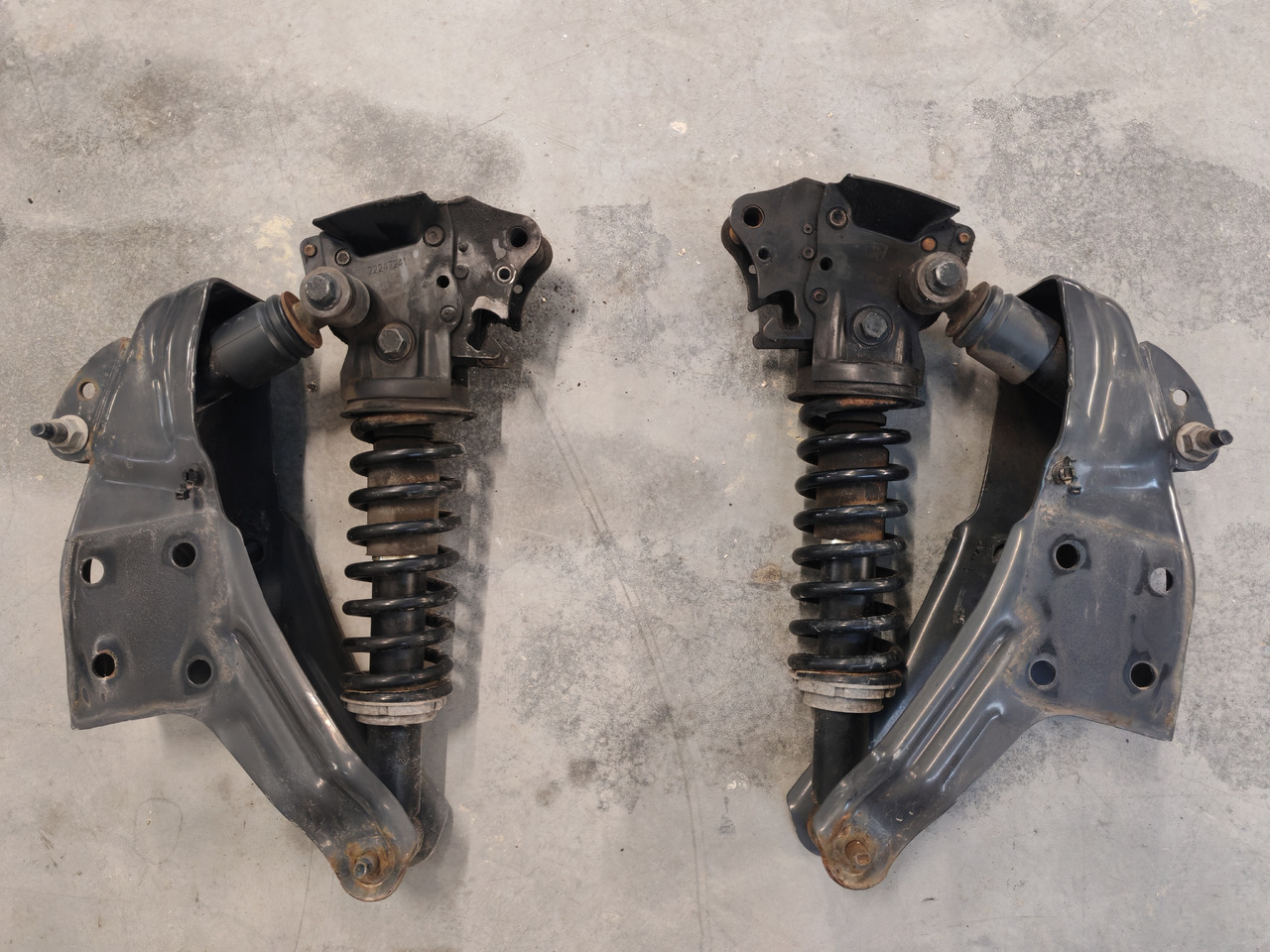 VOLVO FM5 / REAR CAB SUNSPENSION / 21171968 21172132 - Kabiini vedrustus: pilt 2 VOLVO FM5 / REAR CAB SUNSPENSION / 21171968 21172132 - Kabiini vedrustus: pilt 2