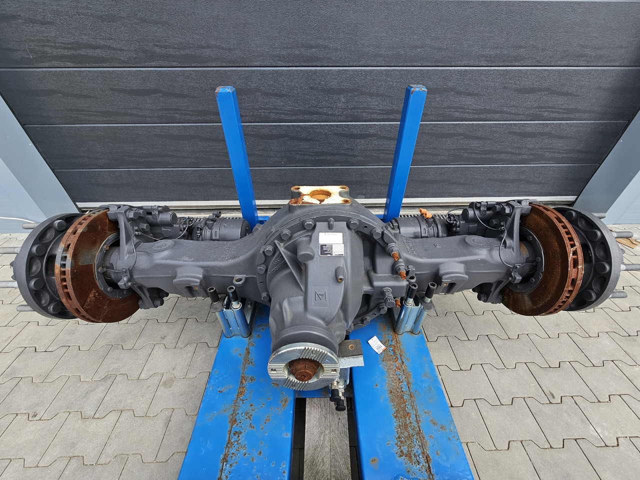 VOLVO / RENAULT COMPLETE REAR AXLE / MS17X / RSS1344C / ratio: 3.70 / NEW - NOT USED - Tagatelg: pilt 2 VOLVO / RENAULT COMPLETE REAR AXLE / MS17X / RSS1344C / ratio: 3.70 / NEW - NOT USED - Tagatelg: pilt 2