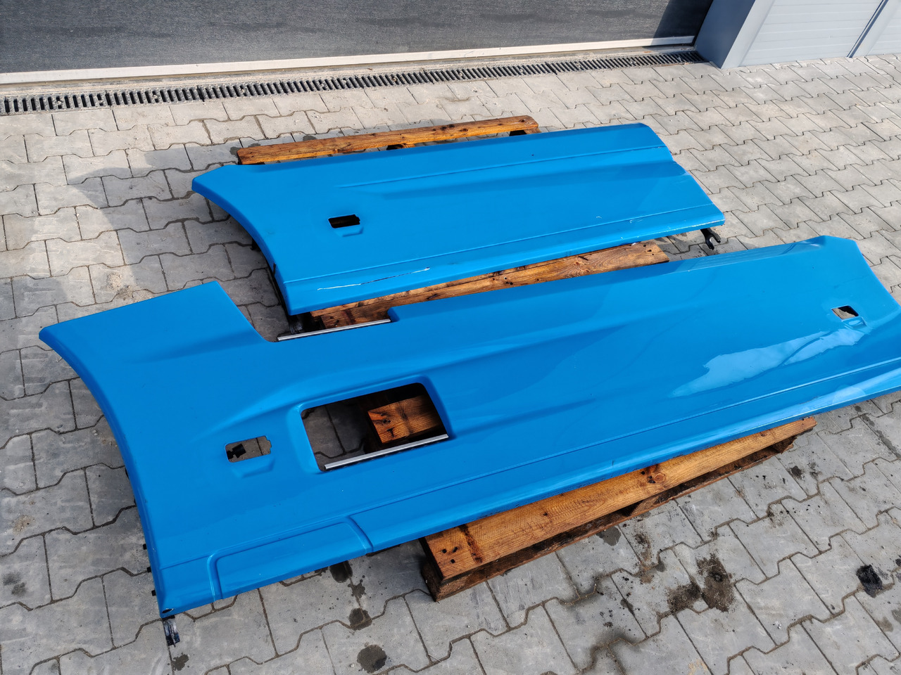 RENAULT RANGE T EURO 6 / SIDE SPOILERS SET - Varuosa: pilt 3 RENAULT RANGE T EURO 6 / SIDE SPOILERS SET - Varuosa: pilt 3