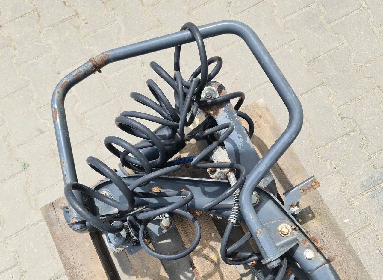 Zawieszenie kabiny tył zamek amortyzator belka Mercedes-Benz Actros MP 4 truck - Vedrustus - Veoauto: pilt 2 Zawieszenie kabiny tył zamek amortyzator belka Mercedes-Benz Actros MP 4 truck - Vedrustus - Veoauto: pilt 2