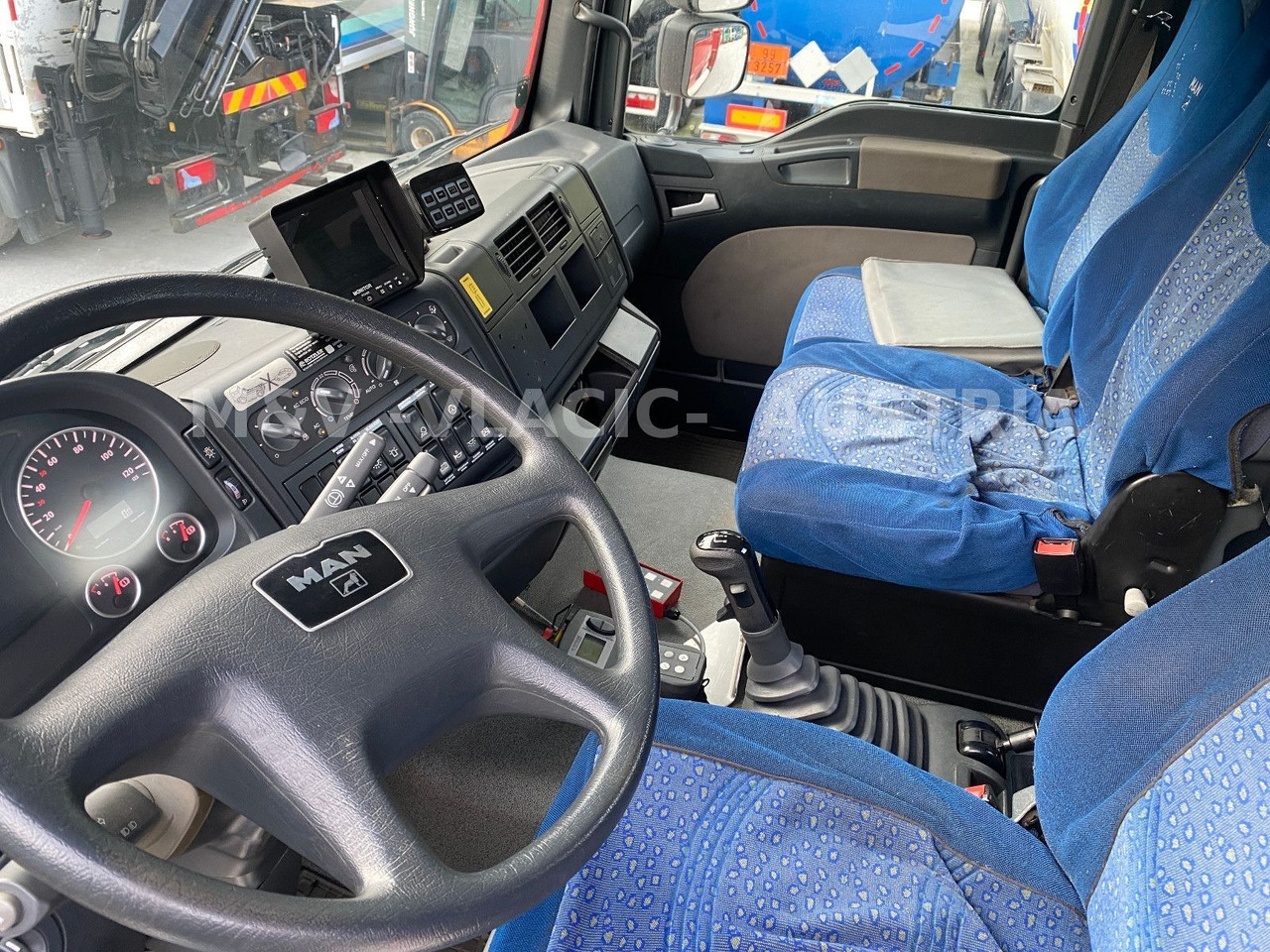 MAN 33.440 6x6 KRAN PM27 und Frontseilwinde 60lm - Madelveok/ Platvormveok, Kraanaga veoauto: pilt 3 MAN 33.440 6x6 KRAN PM27 und Frontseilwinde 60lm - Madelveok/ Platvormveok, Kraanaga veoauto: pilt 3