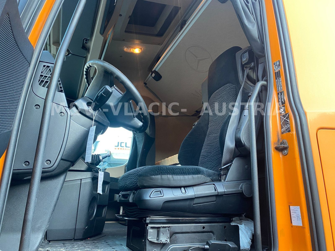 Mercedes-Benz 2542 - Konteinerveduk/ Tõstukiga veoauto: pilt 4 Mercedes-Benz 2542 - Konteinerveduk/ Tõstukiga veoauto: pilt 4