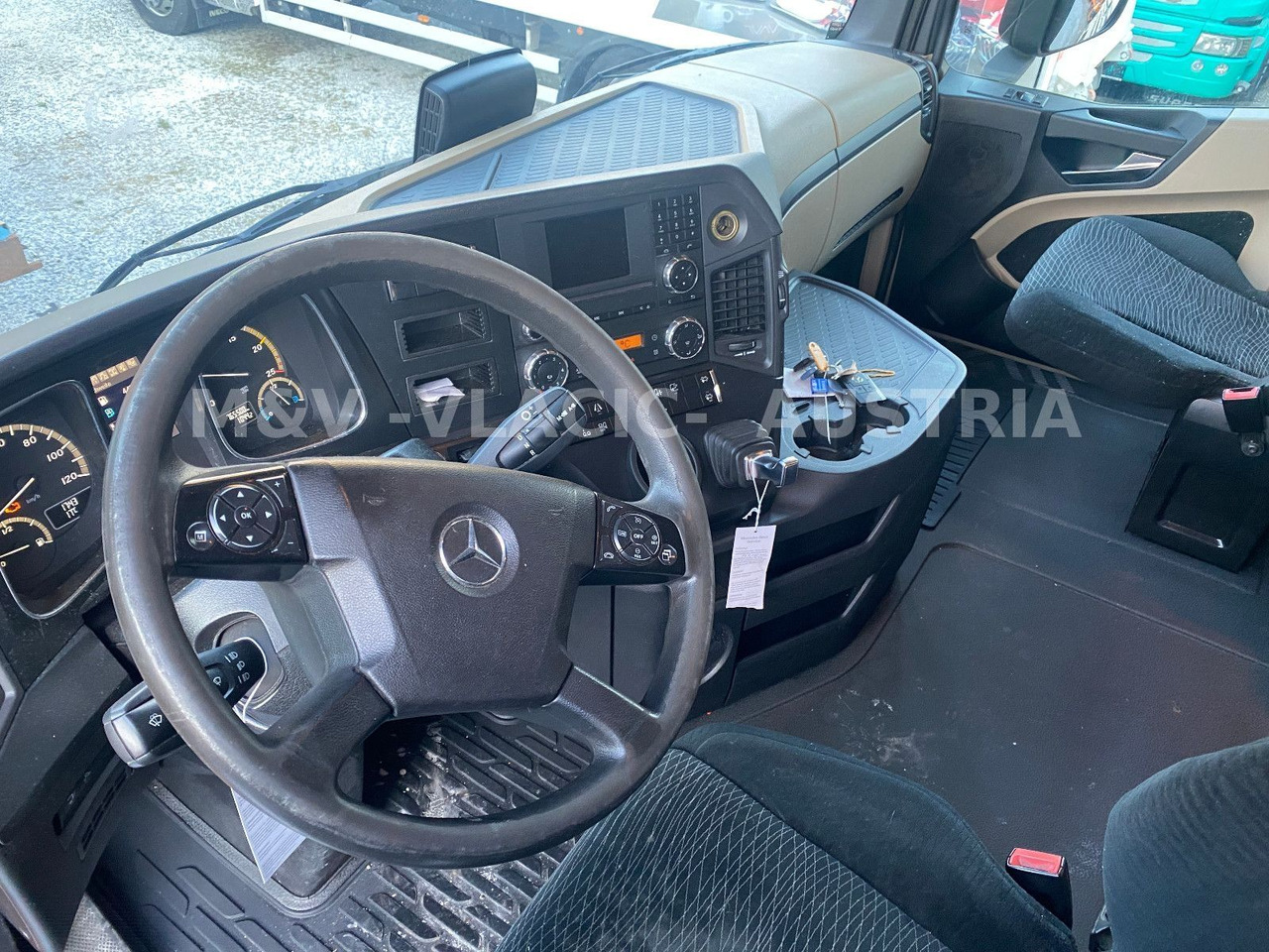Mercedes-Benz 2542 - Konteinerveduk/ Tõstukiga veoauto: pilt 5 Mercedes-Benz 2542 - Konteinerveduk/ Tõstukiga veoauto: pilt 5