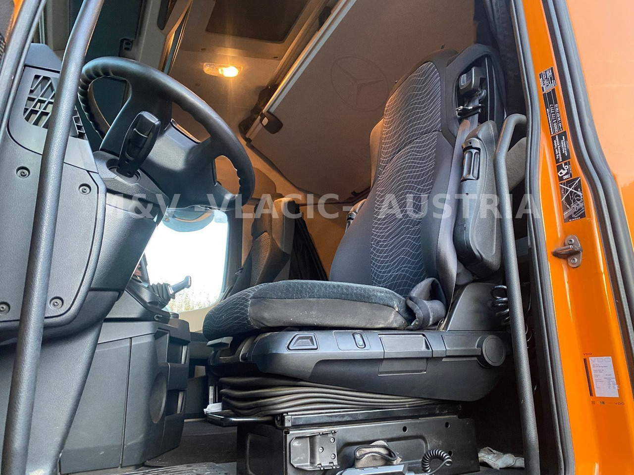 Mercedes-Benz 2542 - Konteinerveduk/ Tõstukiga veoauto: pilt 3 Mercedes-Benz 2542 - Konteinerveduk/ Tõstukiga veoauto: pilt 3