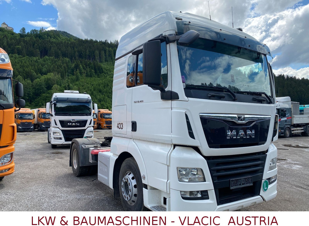 MAN TGX 18.420 (eigengewicht 6939Kg) MAN TGX 18.420 (eigengewicht 6939Kg) - Sadulveok: pilt 2 MAN TGX 18.420 (eigengewicht 6939Kg) MAN TGX 18.420 (eigengewicht 6939Kg) - Sadulveok: pilt 2