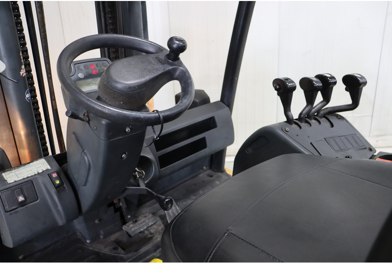 Caterpillar EP50 - Elektritõstuk: pilt 2 Caterpillar EP50 - Elektritõstuk: pilt 2