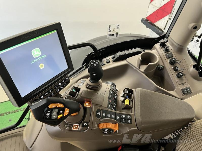 Traktor John Deere 6250R ULTIMATE CommandPro: pilt 10