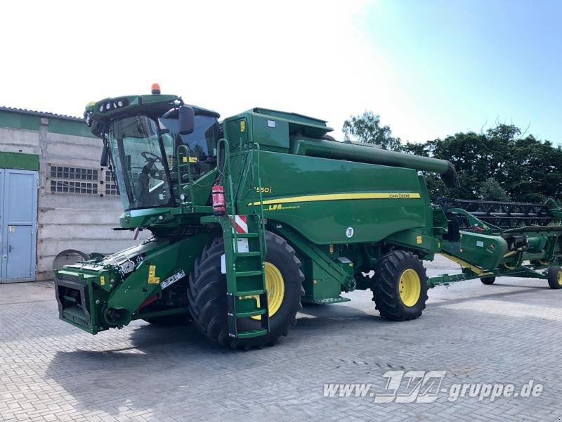 John Deere T550 - Kombain: pilt 1 John Deere T550 - Kombain: pilt 1