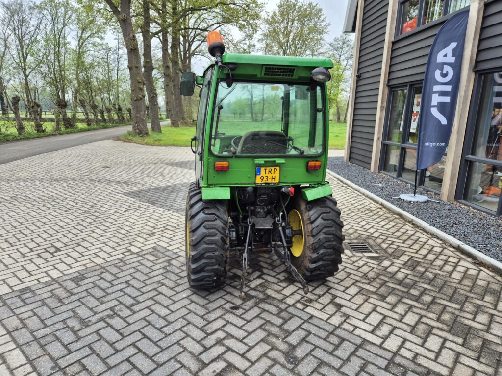 JOHN DEERE 2520 - Väiketraktor: pilt 4 JOHN DEERE 2520 - Väiketraktor: pilt 4