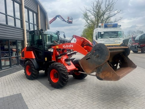 KUBOTA R082 - Rataslaadur: pilt 2 KUBOTA R082 - Rataslaadur: pilt 2