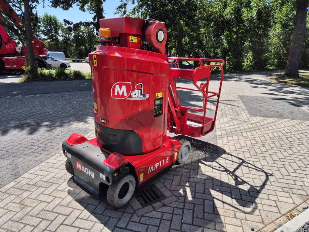 MAGNI MJP 11.5 - Platvorm: pilt 5 MAGNI MJP 11.5 - Platvorm: pilt 5