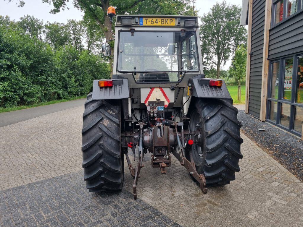 MASSEY FERGUSON 390 - Traktor: pilt 4 MASSEY FERGUSON 390 - Traktor: pilt 4