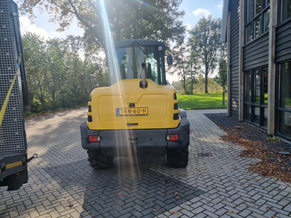 YANMAR V120 - Rataslaadur: pilt 3 YANMAR V120 - Rataslaadur: pilt 3