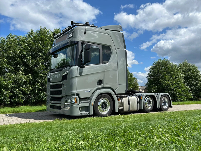 Scania R560 6x2/4 LB | 2023 | FULL AIR | RETARDER | PARK COOLER - Sadulveok: pilt 1 Scania R560 6x2/4 LB | 2023 | FULL AIR | RETARDER | PARK COOLER - Sadulveok: pilt 1