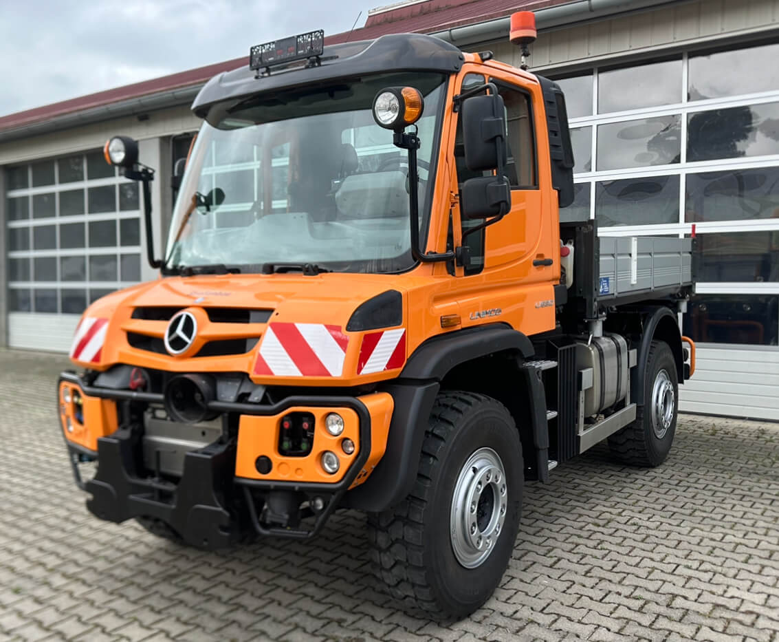 Unimog 530 - U530 405 44301 Mercedes Benz 405 - Kommunaal-/ Erisõiduk: pilt 1 Unimog 530 - U530 405 44301 Mercedes Benz 405 - Kommunaal-/ Erisõiduk: pilt 1