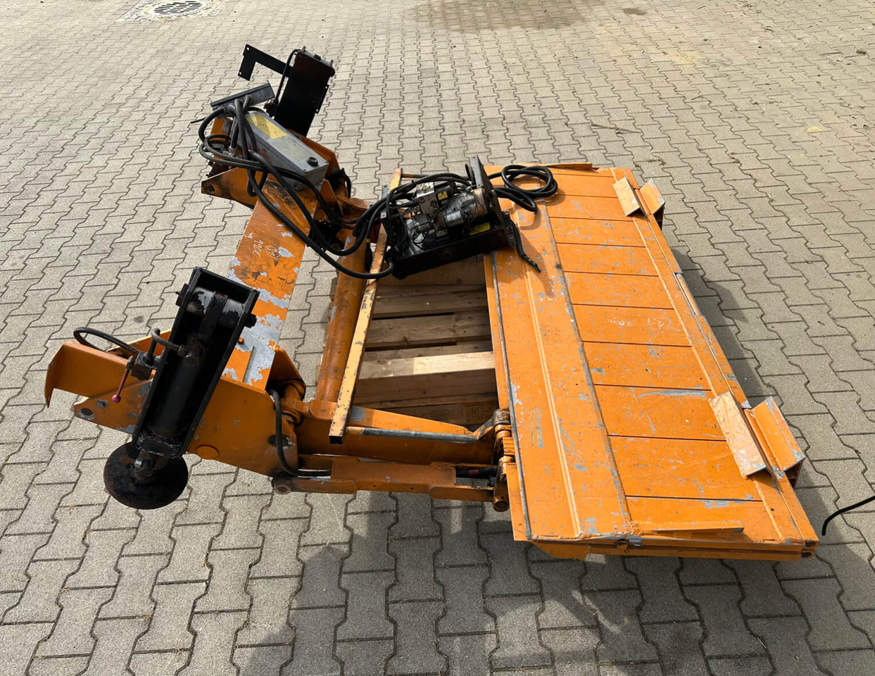 Unimog Heckladebordwand Unbekannt 427 - Sabatõstuk: pilt 4 Unimog Heckladebordwand Unbekannt 427 - Sabatõstuk: pilt 4