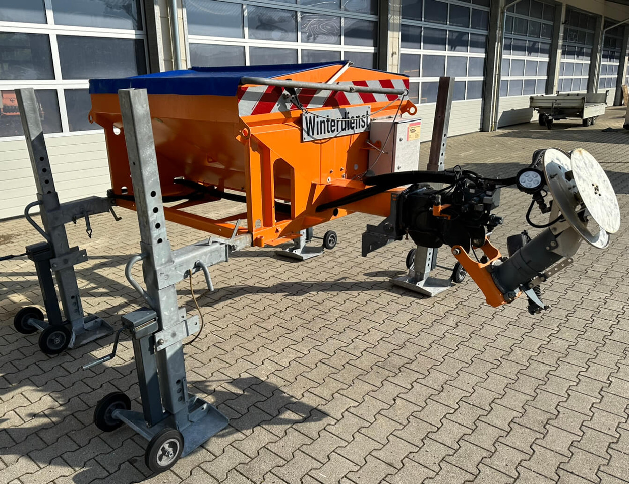Unimog Salzstreuer KüpperWeisser IMSSN J15012 H - Liiva-/ Soolajaotur: pilt 3 Unimog Salzstreuer KüpperWeisser IMSSN J15012 H - Liiva-/ Soolajaotur: pilt 3