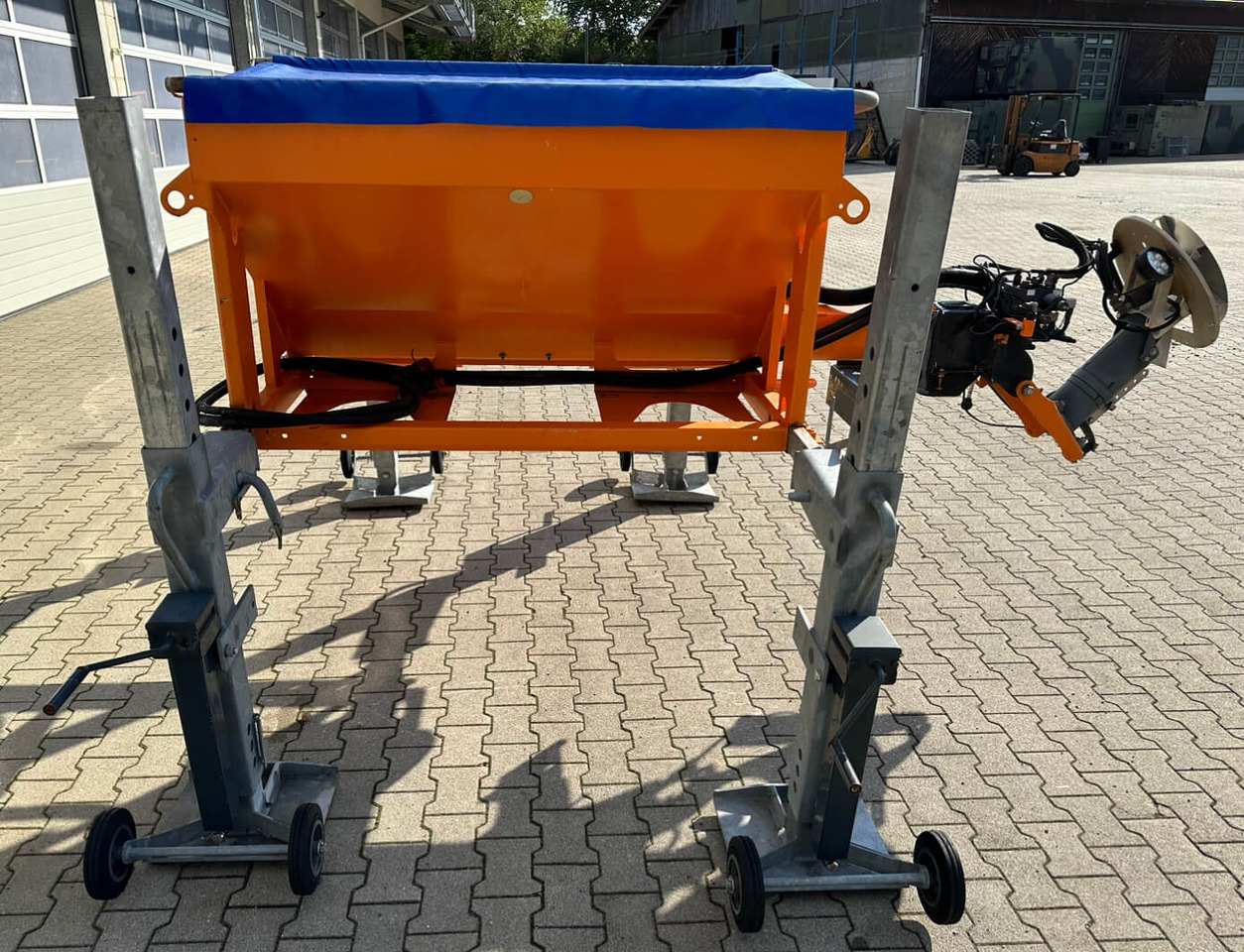 Unimog Salzstreuer KüpperWeisser IMSSN J15012 H - Liiva-/ Soolajaotur: pilt 4 Unimog Salzstreuer KüpperWeisser IMSSN J15012 H - Liiva-/ Soolajaotur: pilt 4
