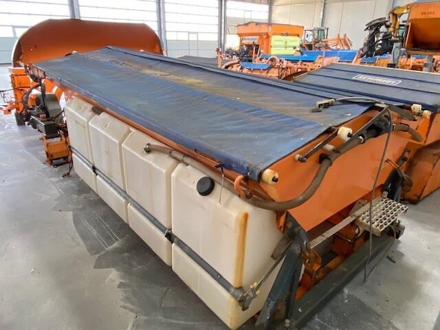 Unimog Salzstreuer Schmidt SAB40-36FR1750 - Liiva-/ Soolajaotur: pilt 4 Unimog Salzstreuer Schmidt SAB40-36FR1750 - Liiva-/ Soolajaotur: pilt 4