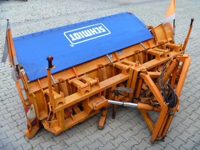 Unimog Schneepflug - Schneeschild Schmidt MF 3.3 - Lumesahk: pilt 3 Unimog Schneepflug - Schneeschild Schmidt MF 3.3 - Lumesahk: pilt 3