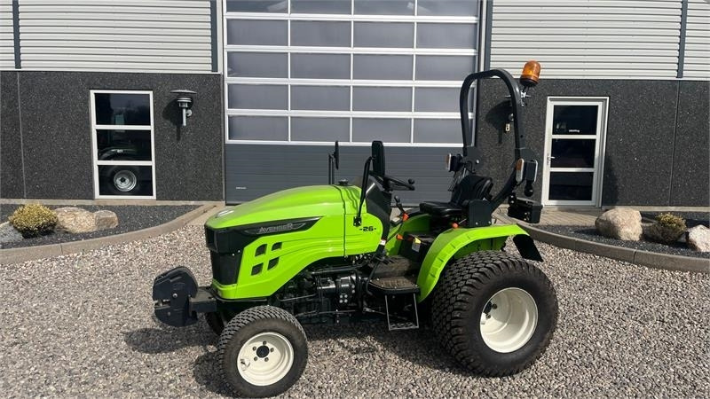 Avenger 26 Med frontvægt og MOMSFRI - Munitsipaaltraktor: pilt 1 Avenger 26 Med frontvægt og MOMSFRI - Munitsipaaltraktor: pilt 1