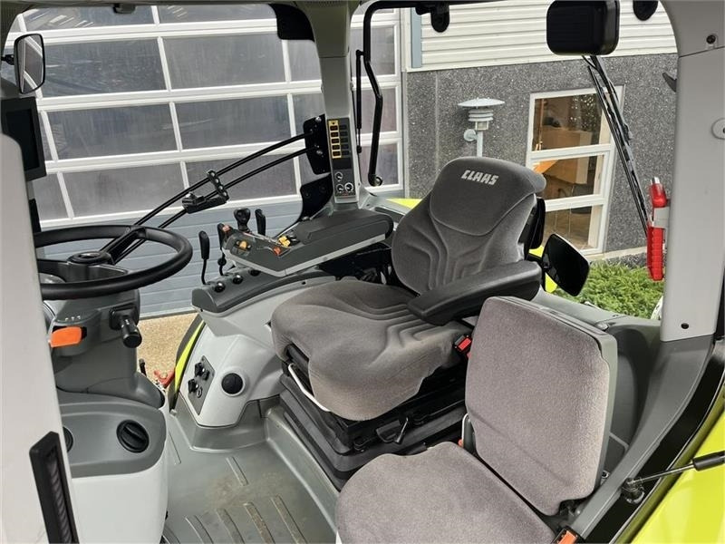 Claas Axion 830 med frontlift og front PTO - Traktor: pilt 3 Claas Axion 830 med frontlift og front PTO - Traktor: pilt 3
