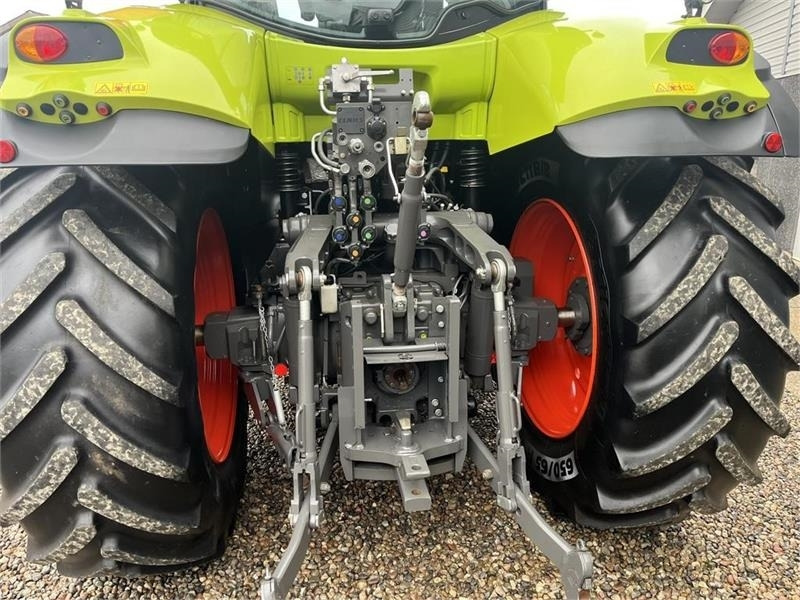 Claas Axion 830 med frontlift og front PTO - Traktor: pilt 2 Claas Axion 830 med frontlift og front PTO - Traktor: pilt 2