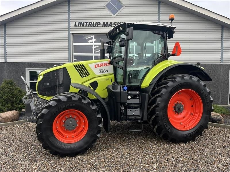 Claas Axion 830 med frontlift og front PTO - Traktor: pilt 1 Claas Axion 830 med frontlift og front PTO - Traktor: pilt 1
