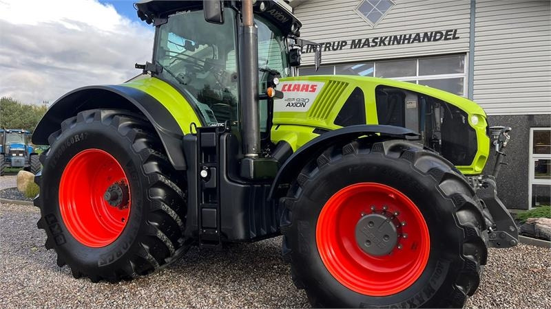 Claas Axion 930 CMatic Med næsten nye dæk, frontlift og - Traktor: pilt 3 Claas Axion 930 CMatic Med næsten nye dæk, frontlift og - Traktor: pilt 3