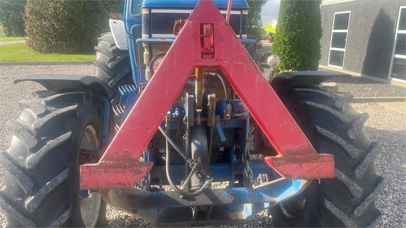 Ford 8210 Force II Med frontlift - Traktor: pilt 4 Ford 8210 Force II Med frontlift - Traktor: pilt 4