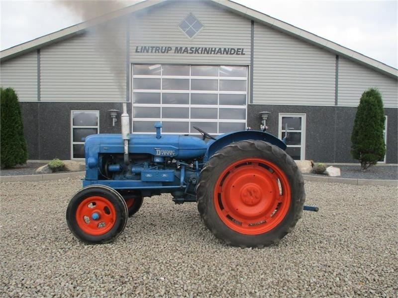 Fordson Major Diesel traktor - Traktor: pilt 1 Fordson Major Diesel traktor - Traktor: pilt 1